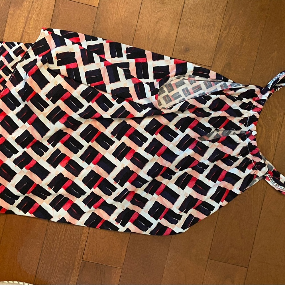 White House black market  sleeveless top.  Great condition